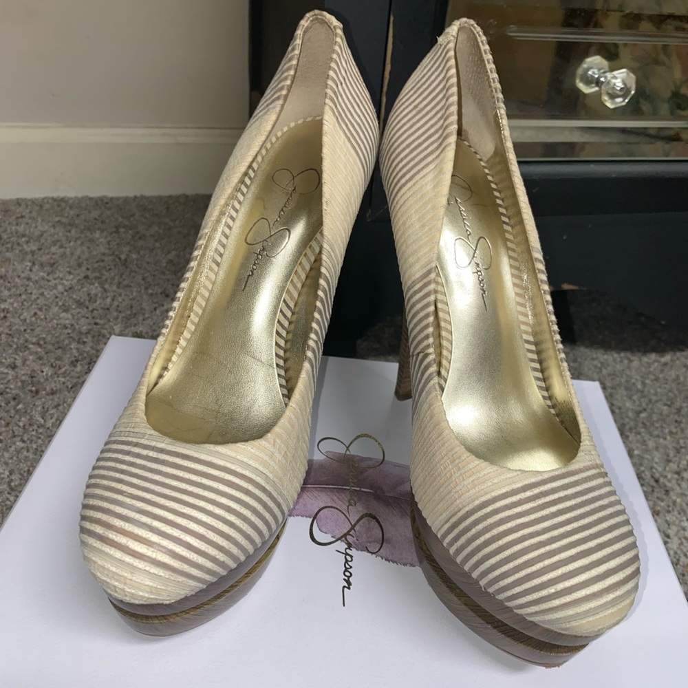 Jessica Simpson cream pumps